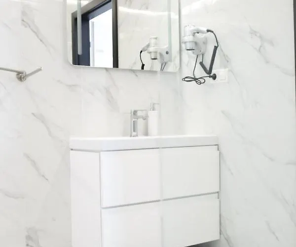 Scarlet ダルウォボ